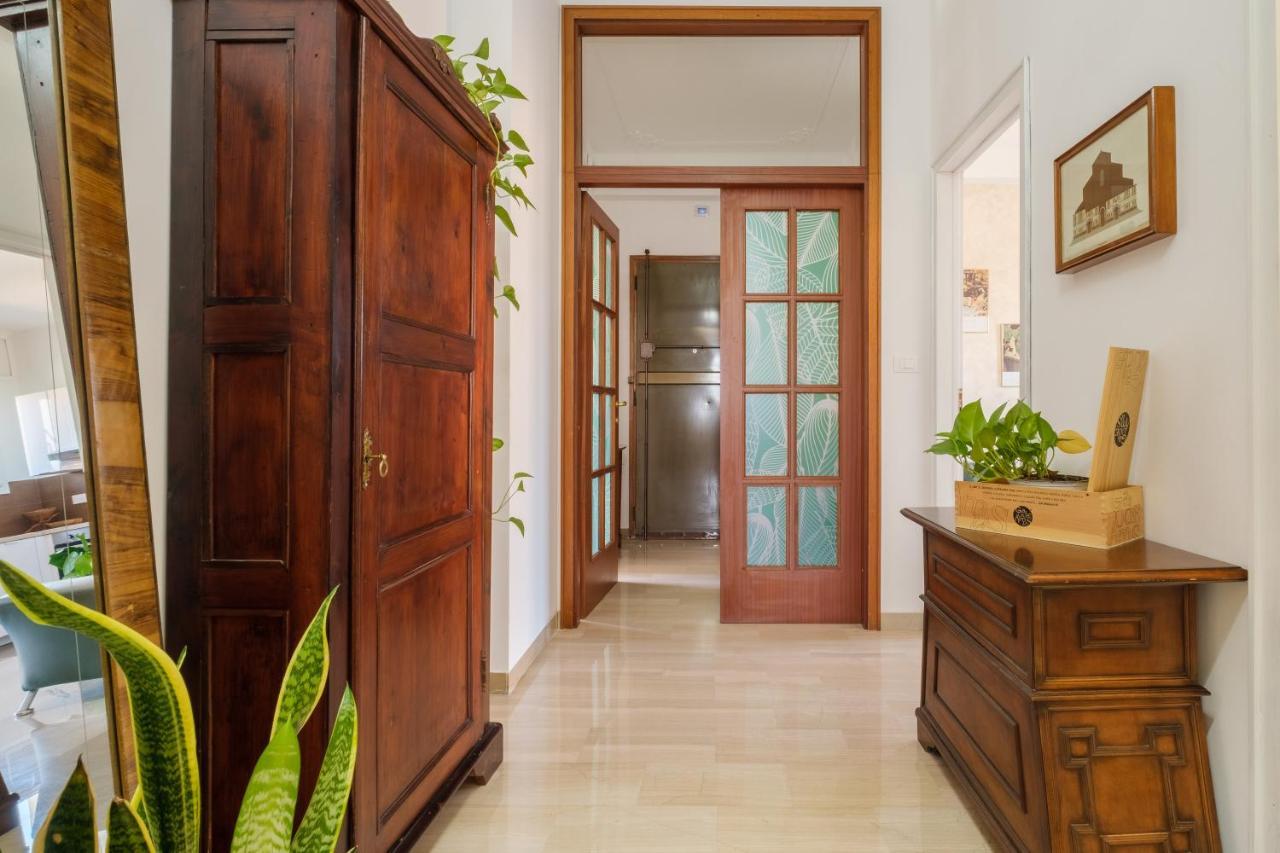 Fabula Rooms 3 Suites With Private Bathroom Bologna Bagian luar foto