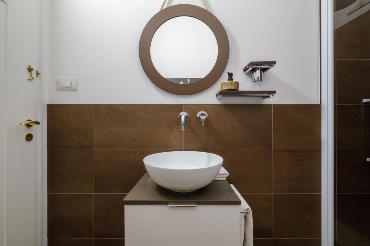 Fabula Rooms 3 Suites With Private Bathroom Bologna Bagian luar foto
