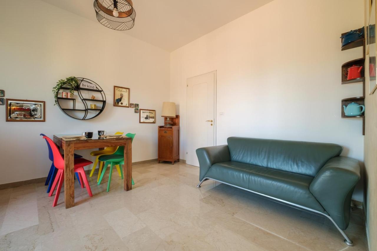 Fabula Rooms 3 Suites With Private Bathroom Bologna Bagian luar foto
