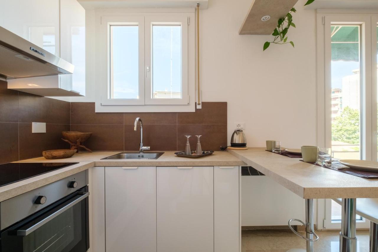 Fabula Rooms 3 Suites With Private Bathroom Bologna Bagian luar foto