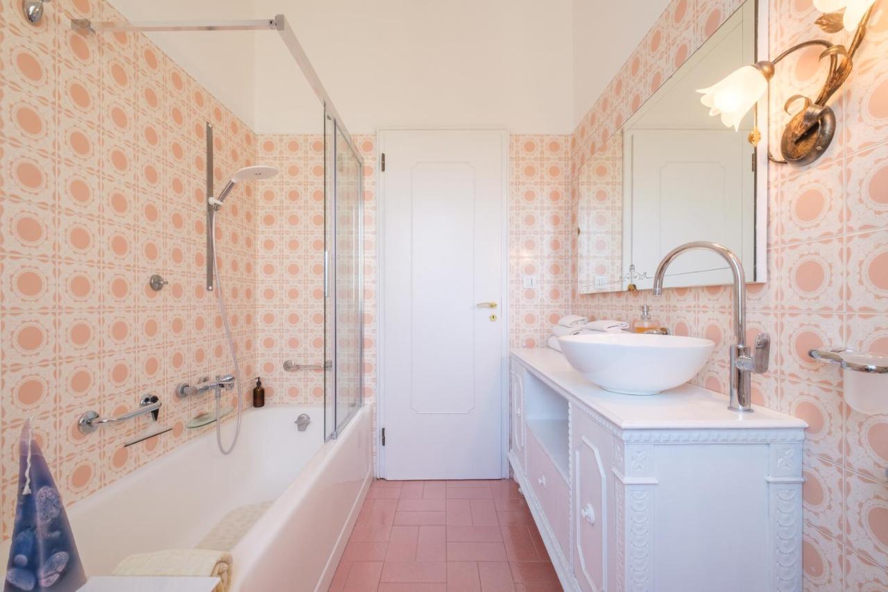 Fabula Rooms 3 Suites With Private Bathroom Bologna Bagian luar foto