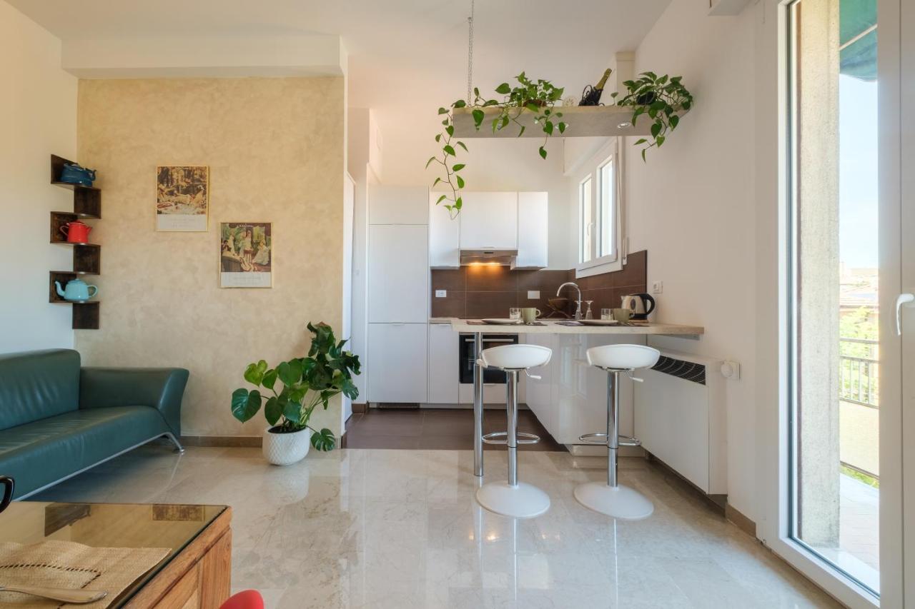 Fabula Rooms 3 Suites With Private Bathroom Bologna Bagian luar foto